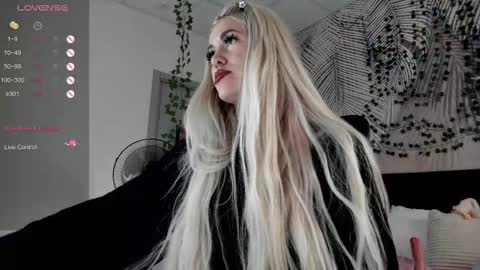 Kira online show from 12.22.25