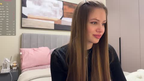 Kira online show from 12.04.24