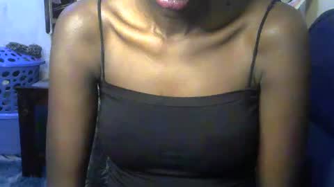 Snapshot of kiranoir1 chatting on 10.20.25 Kira online show from 10.20.25