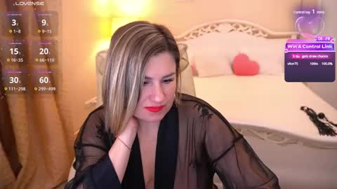 Snapshot of kiraroxx chatting on 03.09.25 Kira online show from 03.09.25