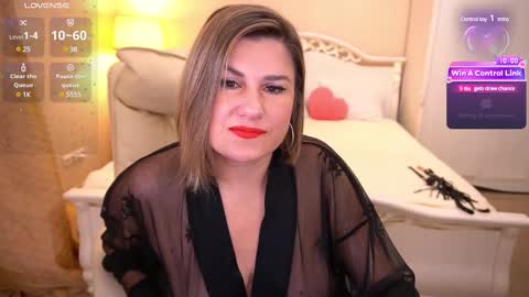 Snapshot of kiraroxx chatting on 03.10.25 Kira online show from 03.10.25