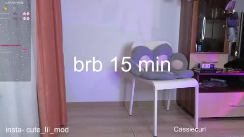 Snapshot of kiraturner chatting on 02.28.25 Kira cute online show from 02.28.25