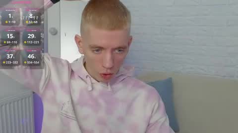 Snapshot of kireev_ chatting on 01.12.25 online show from 01.12.25