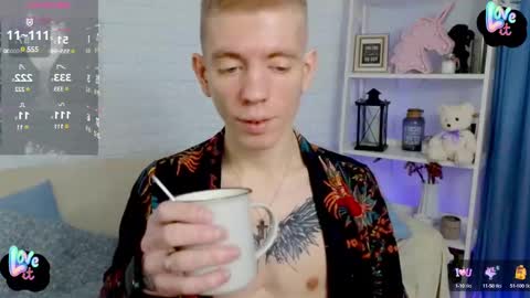 Snapshot of kireev_ chatting on 01.17.25 online show from 01.17.25