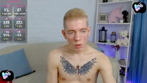 Snapshot of kireev_ chatting on 01.18.25 online show from 01.18.25