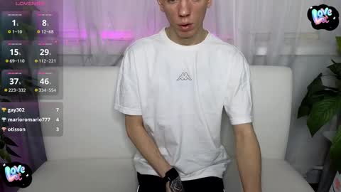 Snapshot of kireev_ chatting on 01.30.25 online show from 01.30.25