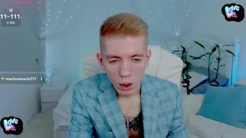 Snapshot of kireev_ chatting on 02.14.25 online show from 02.14.25