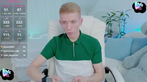 Snapshot of kireev_ chatting on 02.14.25 online show from 02.14.25