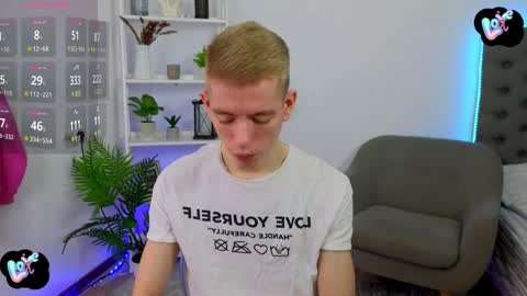 Snapshot of kireev_ chatting on 02.15.25 online show from 02.15.25