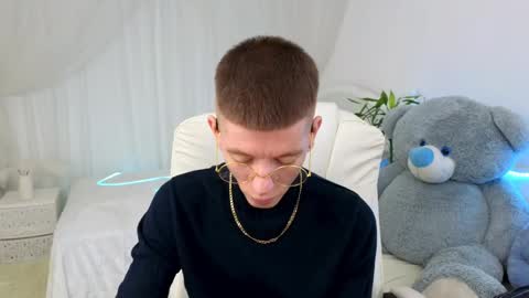 Snapshot of kireev_ chatting on 03.12.25 online show from 03.12.25