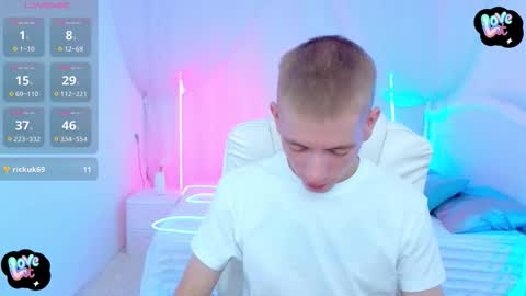 Snapshot of kireev_ chatting on 10.05.25 online show from 10.05.25