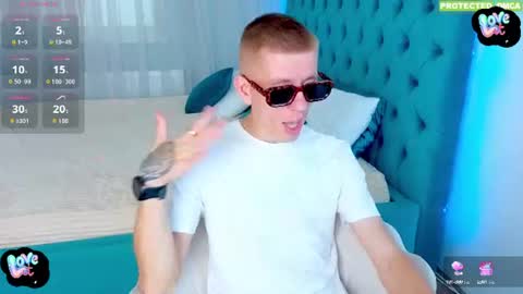 Snapshot of kireev_ chatting on 08.08.26 online show from 08.08.26