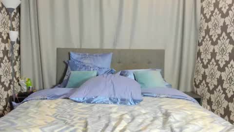 Kira online show from 09.17.25