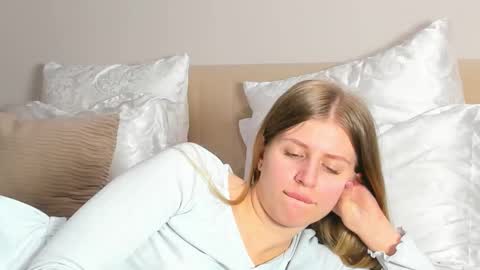 Kira online show from 03.04.26