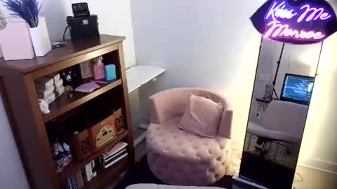Morgan Monroe online show from 08.06.26