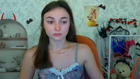 Valeria online show from 10.27.25