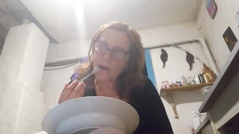 Snapshot of kissandvibe chatting on 10.31.25 kissandvibe online show from 10.31.25