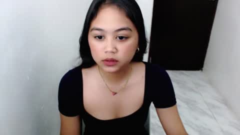kisses_avery online show from 06.15.26