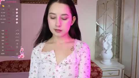 Snapshot of kisses_eva chatting on 11.22.25 Hot Eva online show from 11.22.25