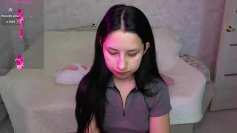 Snapshot of kisses_eva chatting on 05.18.26 Hot Eva online show from 05.18.26