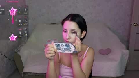 Snapshot of kisses_eva chatting on 05.27.26 Hot Eva online show from 05.27.26