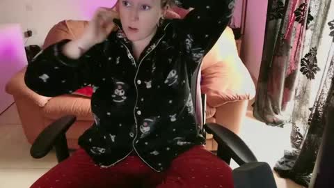 Snapshot of kissica chatting on 02.10.25 kissica online show from 02.10.25