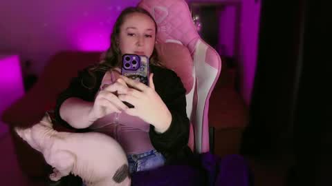 Snapshot of kissica chatting on 02.11.25 kissica online show from 02.11.25