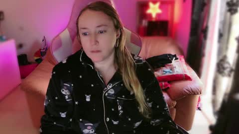 Snapshot of kissica chatting on 03.09.25 kissica online show from 03.09.25