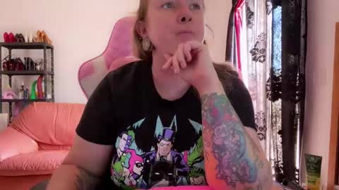 Snapshot of kissica chatting on 09.30.25 kissica online show from 09.30.25