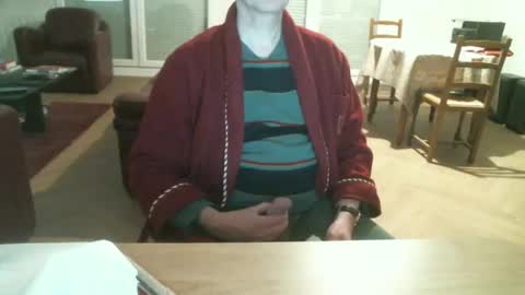 kisslog1 online show from 12.15.24