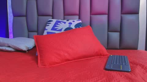 Snapshot of kissme_luna chatting on 09.09.25 BELLA FLAME online show from 09.09.25