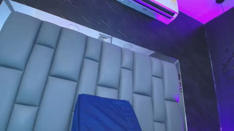 Snapshot of kissme_luna chatting on 11.20.25 BELLA FLAME online show from 11.20.25