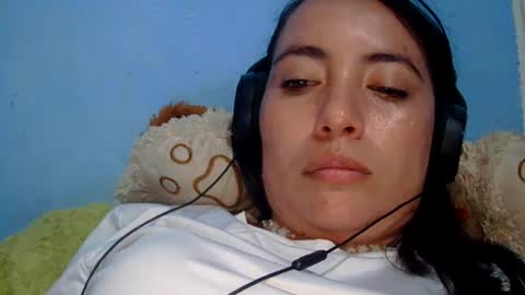 Snapshot of kissmelovejummy chatting on 12.05.24 Erika paul online show from 12.05.24