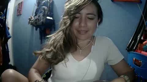 Snapshot of kissmelovejummy chatting on 10.24.25 Erika paul online show from 10.24.25