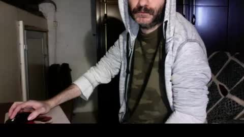 Snapshot of kissofbanned1983 chatting on 11.29.25 kissofbanned1983 online show from 11.29.25