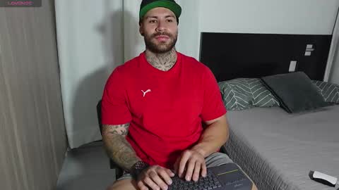 Snapshot of kite__ chatting on 02.10.26 kite__ online show from 02.10.26