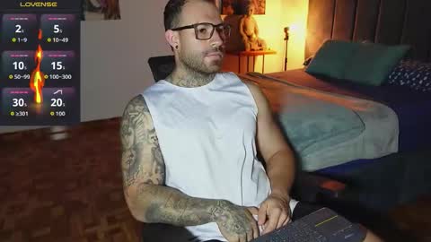 Snapshot of kite__ chatting on 02.15.26 kite__ online show from 02.15.26