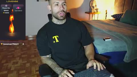 Snapshot of kite__ chatting on 02.20.26 kite__ online show from 02.20.26