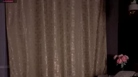 The sexy fox Kitsune online show from 11.20.25