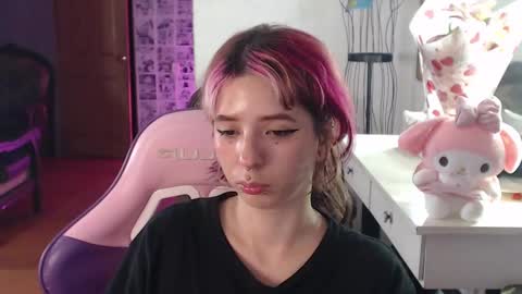 Snapshot of kitsunearineko chatting on 02.21.25 Ari Keimiwrights online show from 02.21.25