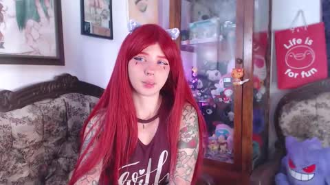 Snapshot of kitsunearineko chatting on 10.10.25 Ari Keimiwrights online show from 10.10.25