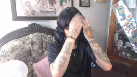 Snapshot of kitsunearineko chatting on 10.27.25 Ari Keimiwrights online show from 10.27.25