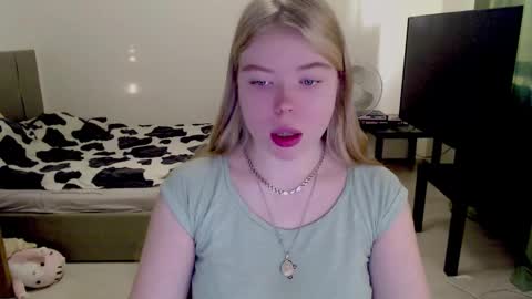 Jennyblonde and Emmabrunette online show from 12.04.24