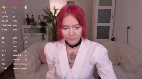 Snapshot of kitten_murray chatting on 09.29.25 barbara online show from 09.29.25