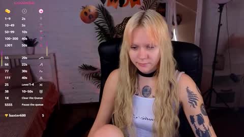 Snapshot of kitten_murray chatting on 10.30.25 barbara online show from 10.30.25