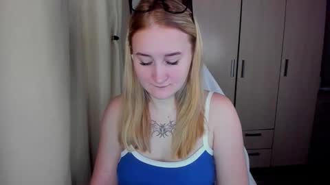 Snapshot of kitten_sun chatting on 02.20.26 kitten_sun online show from 02.20.26