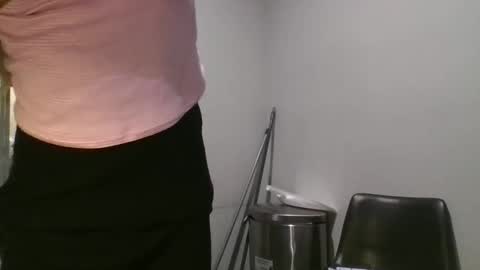 Snapshot of kittencrown chatting on 03.23.26 bambi online show from 03.23.26