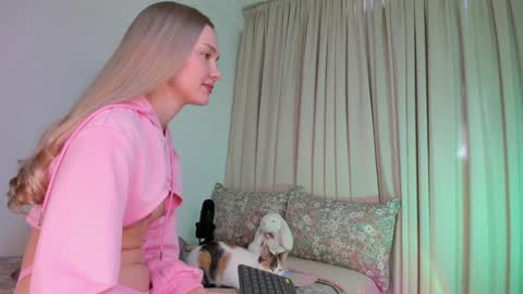 sophie online show from 11.14.25