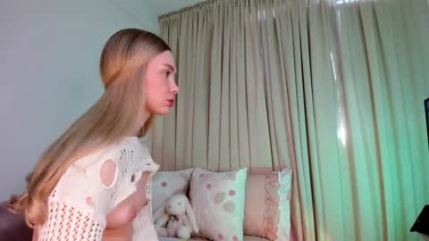 sophie online show from 11.21.25