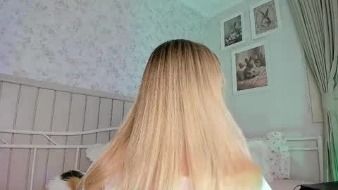 sophie online show from 05.18.26